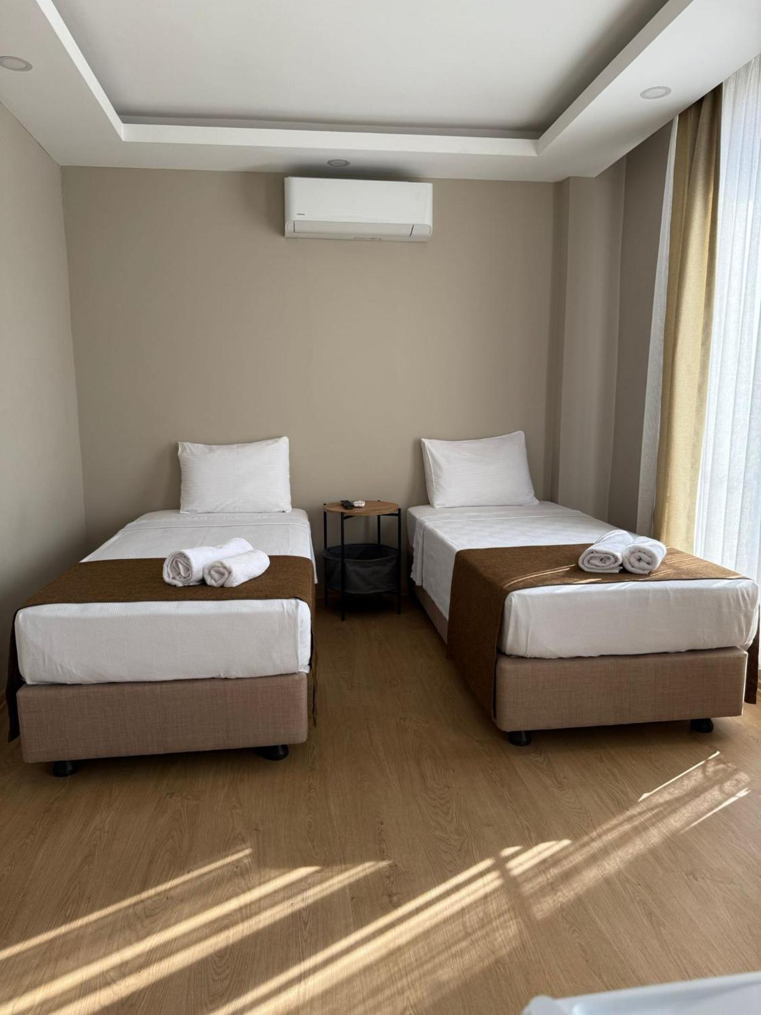 Red Castle Hotel & Pub Μπέλεκ Εξωτερικό φωτογραφία