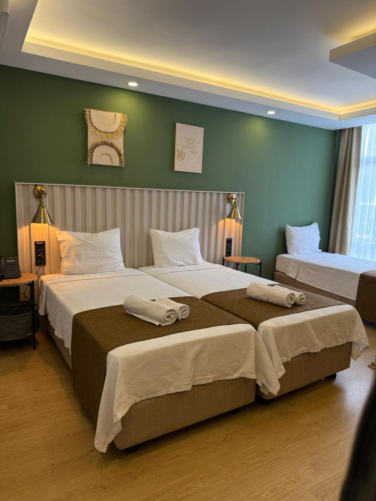 Red Castle Hotel & Pub Μπέλεκ Εξωτερικό φωτογραφία